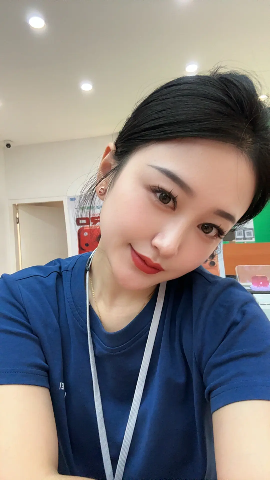每一个疲惫的瞬间 想的都是好好挣钱 好好生活