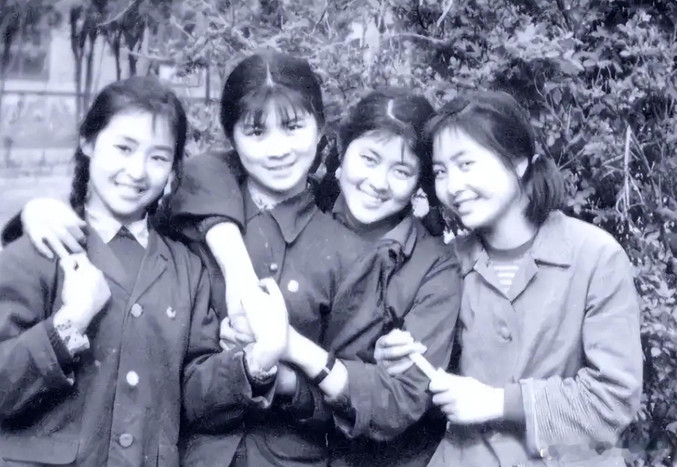 当年梦中情人，现成都成了土掉渣的老婆子！ ​​​