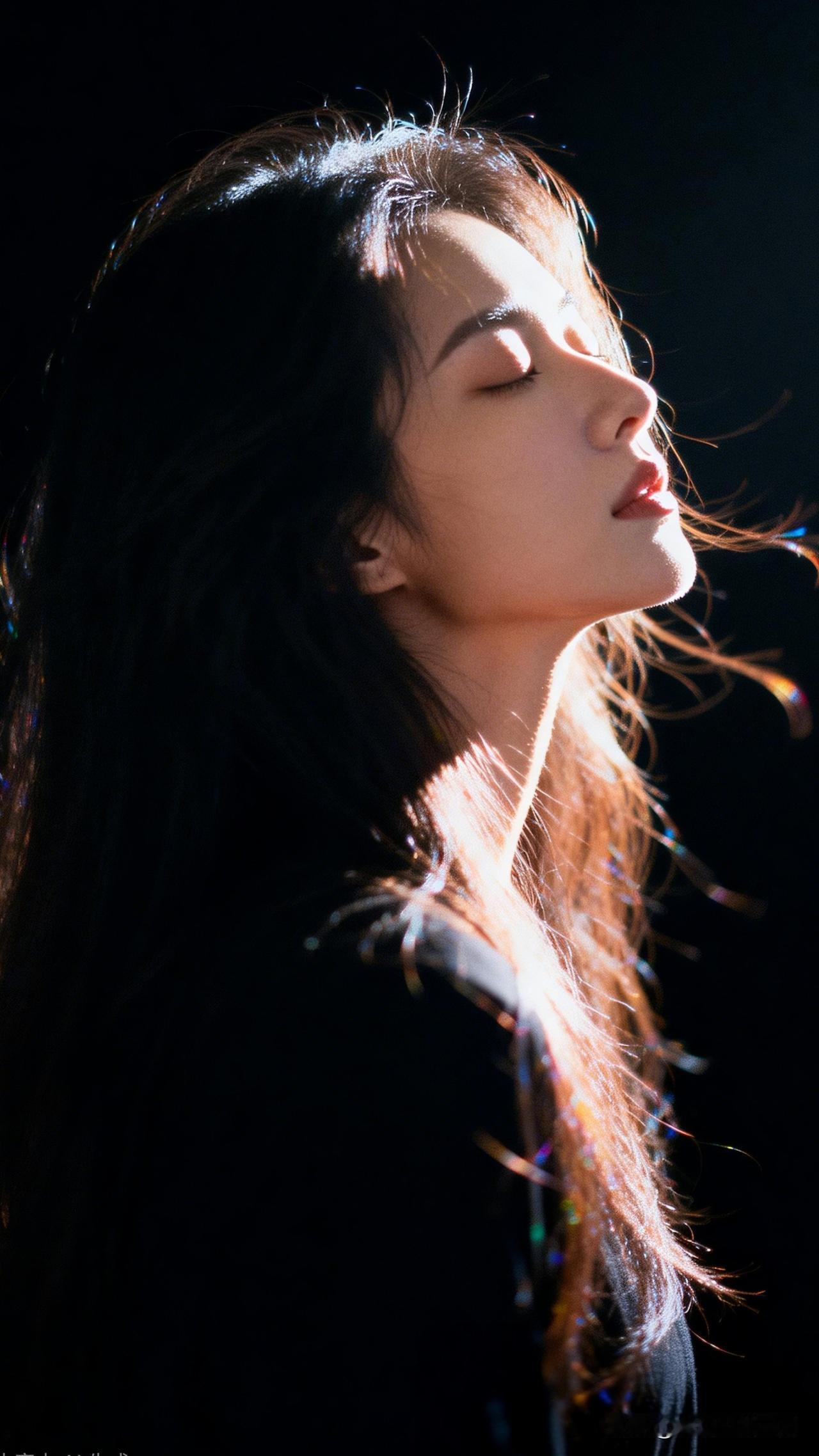 闭目吻香，心随梦远。每天美丽照片分享 闭眼享受，温柔时光。