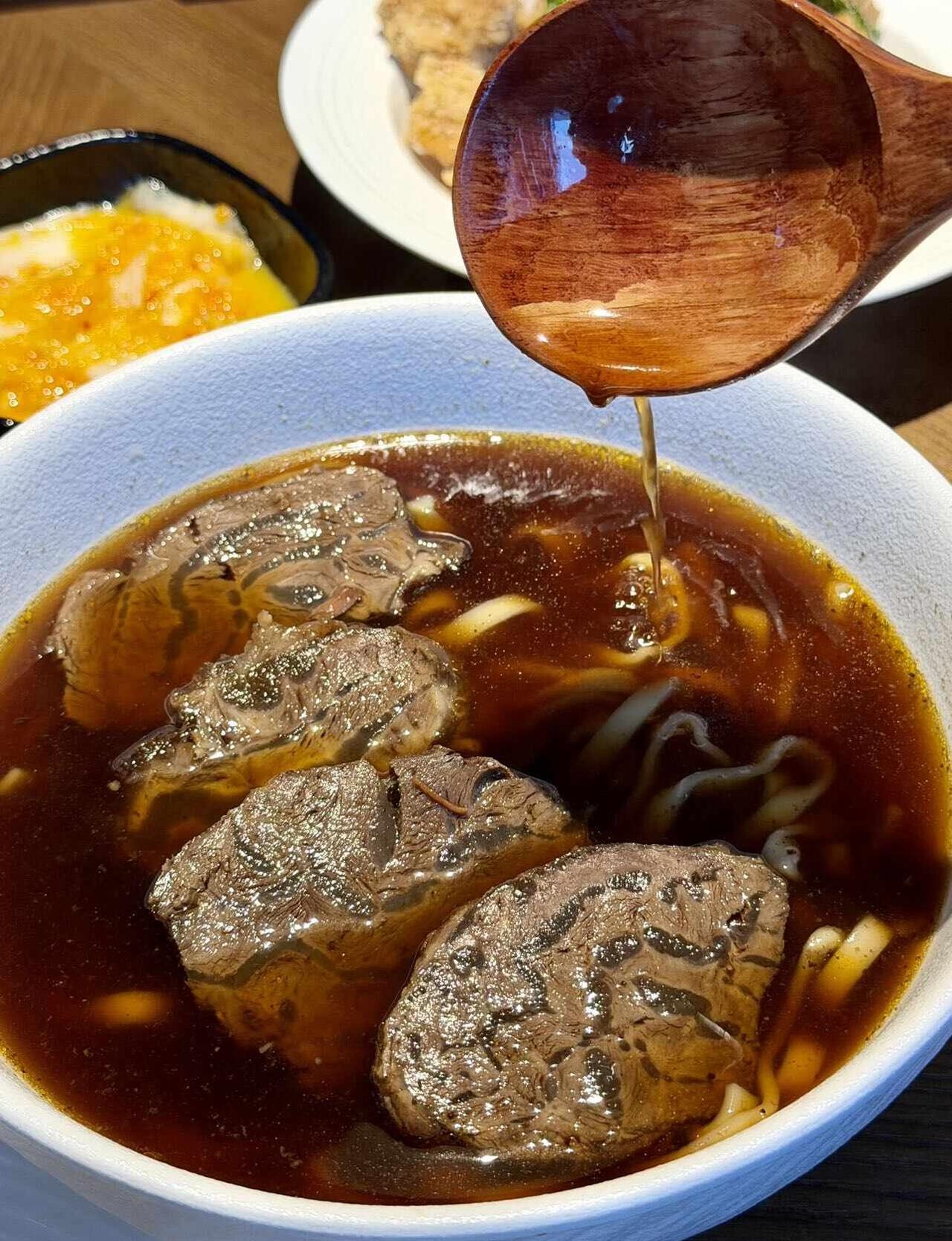 感谢罗永浩❗在世博天地吃到了这碗牛肉面
来世博天地滨江散步闲逛
终于打卡罗永浩力