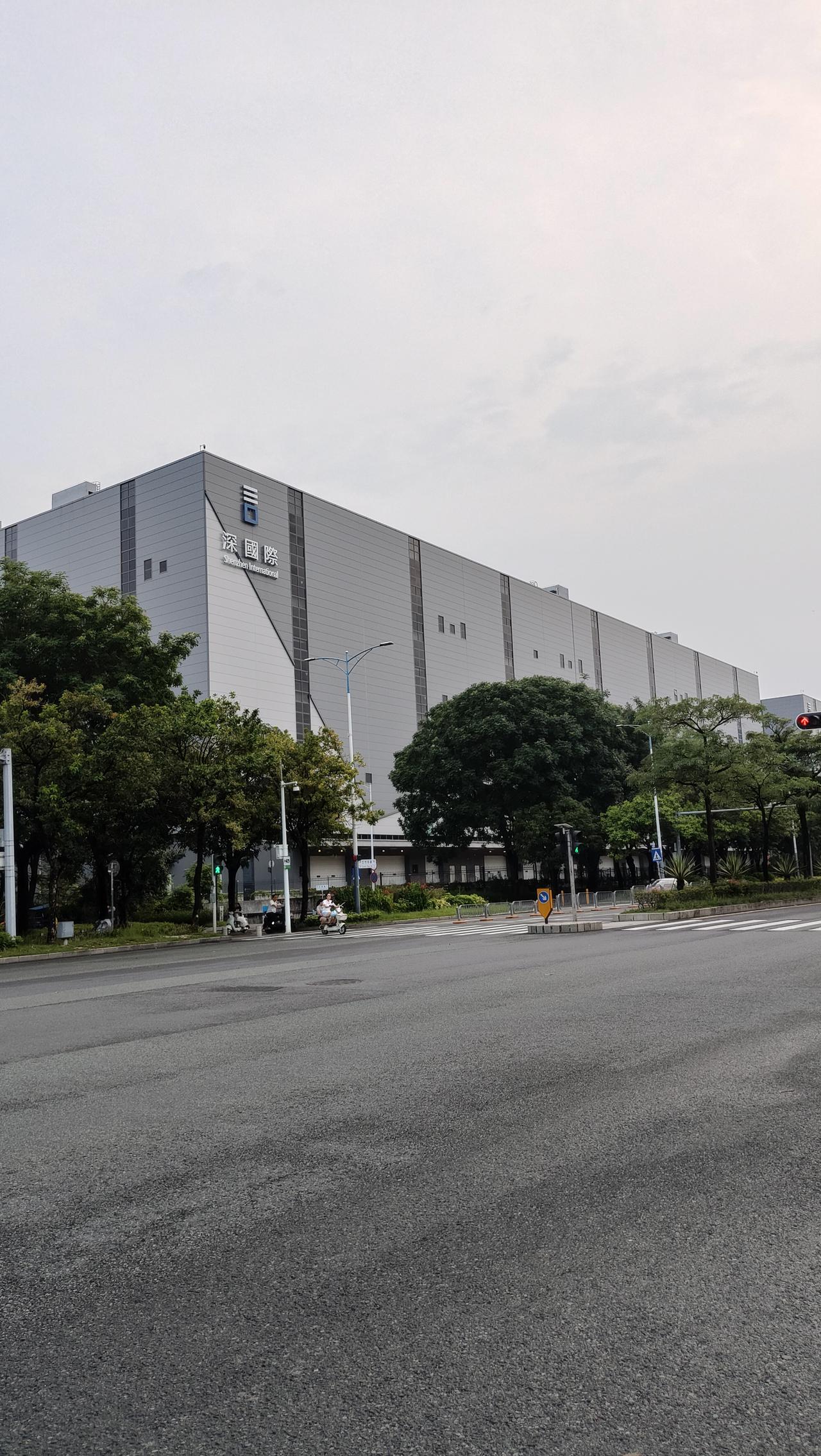 发现了吗？2026年1-4月深圳市龙岗区工业经济增长超过16%，作为中国工业第一