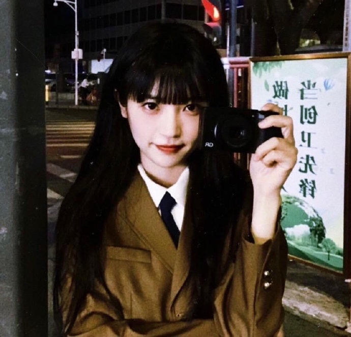 做个恶魔吧 没有感情 特别多金 自带杀气 ​​​
