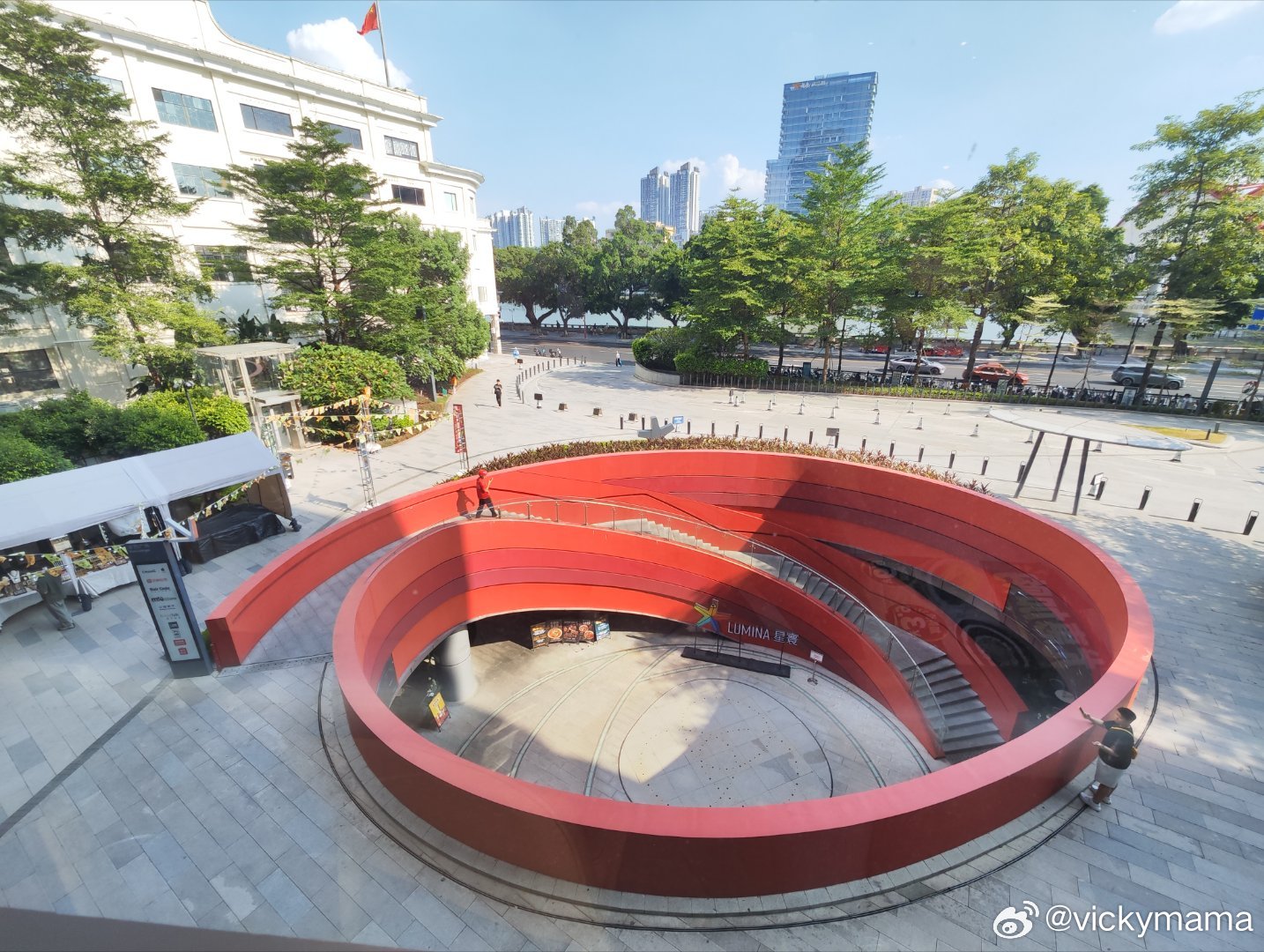 广州真是一个平靓正又优质生活的城市，可以一处江景6元一杯奶茶一个下午和小姊妹聊天