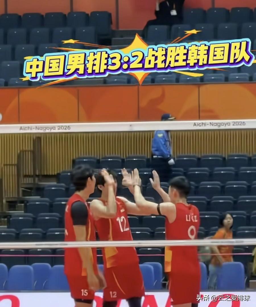 这是一场悲壮的的中韩之战，且又充满了血性！
没想到张景胤再次伤病复发，也没想到王