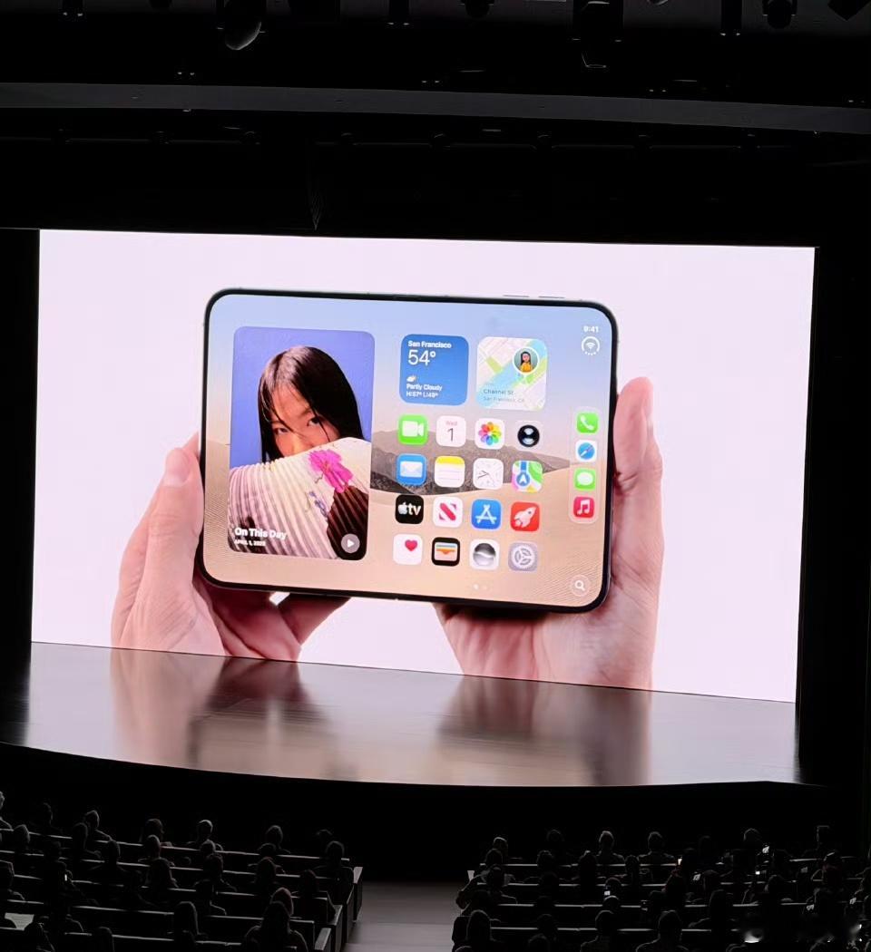 iPhoneDuo 屏下摄像头 苹果折叠屏手机，它的名字叫iPhone duo,