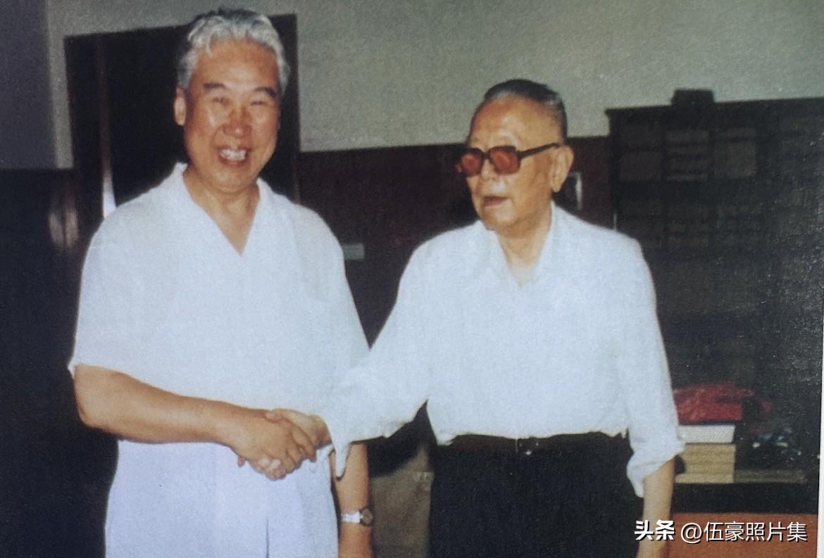 1991年7月16日，李先念在中南海拉着杨贵的手说：“红旗渠是中外有影响的工程，