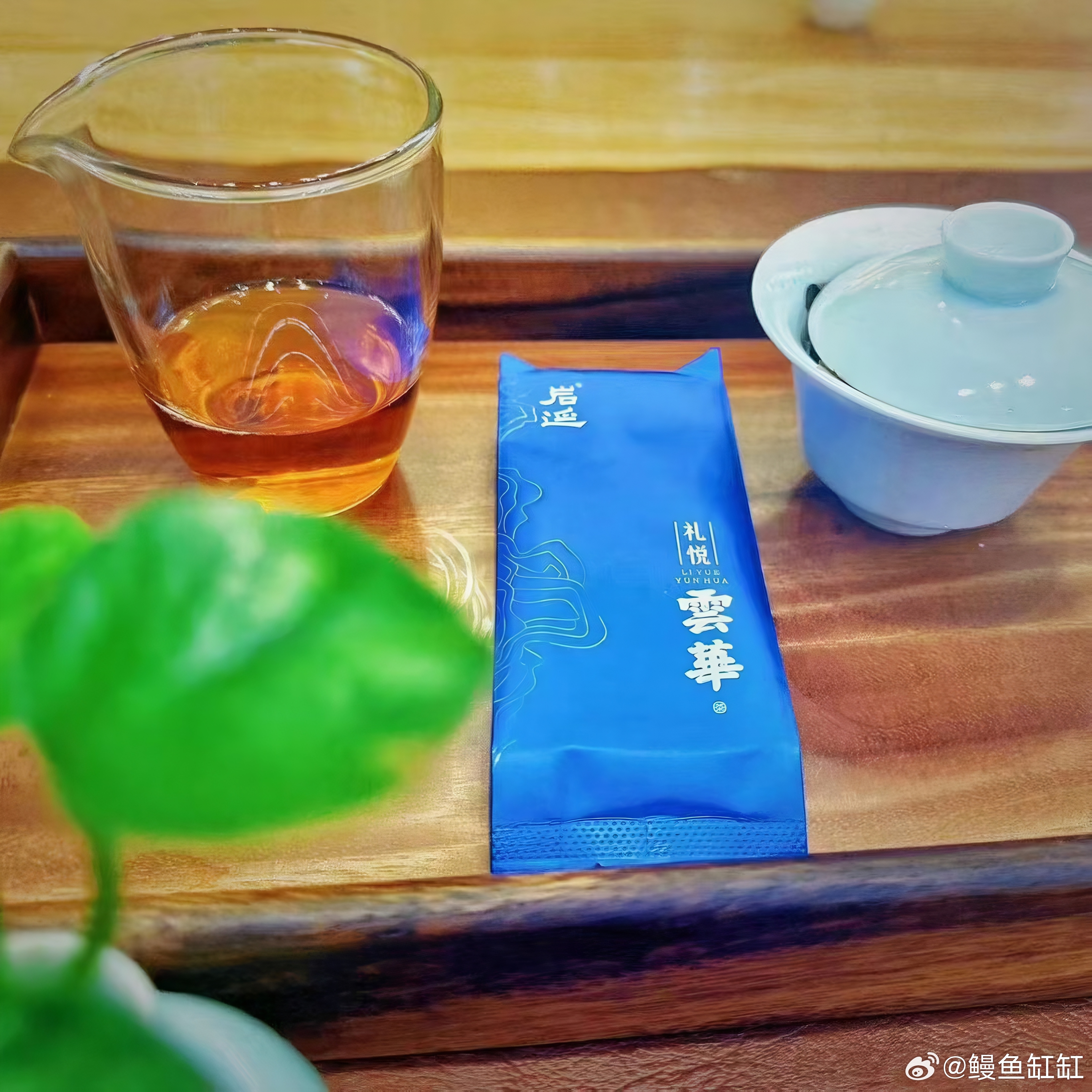 微信新版本现在只挑选了一部分用户内测朋友圈AI帮忙写文案的功能。平日里不少人拍完