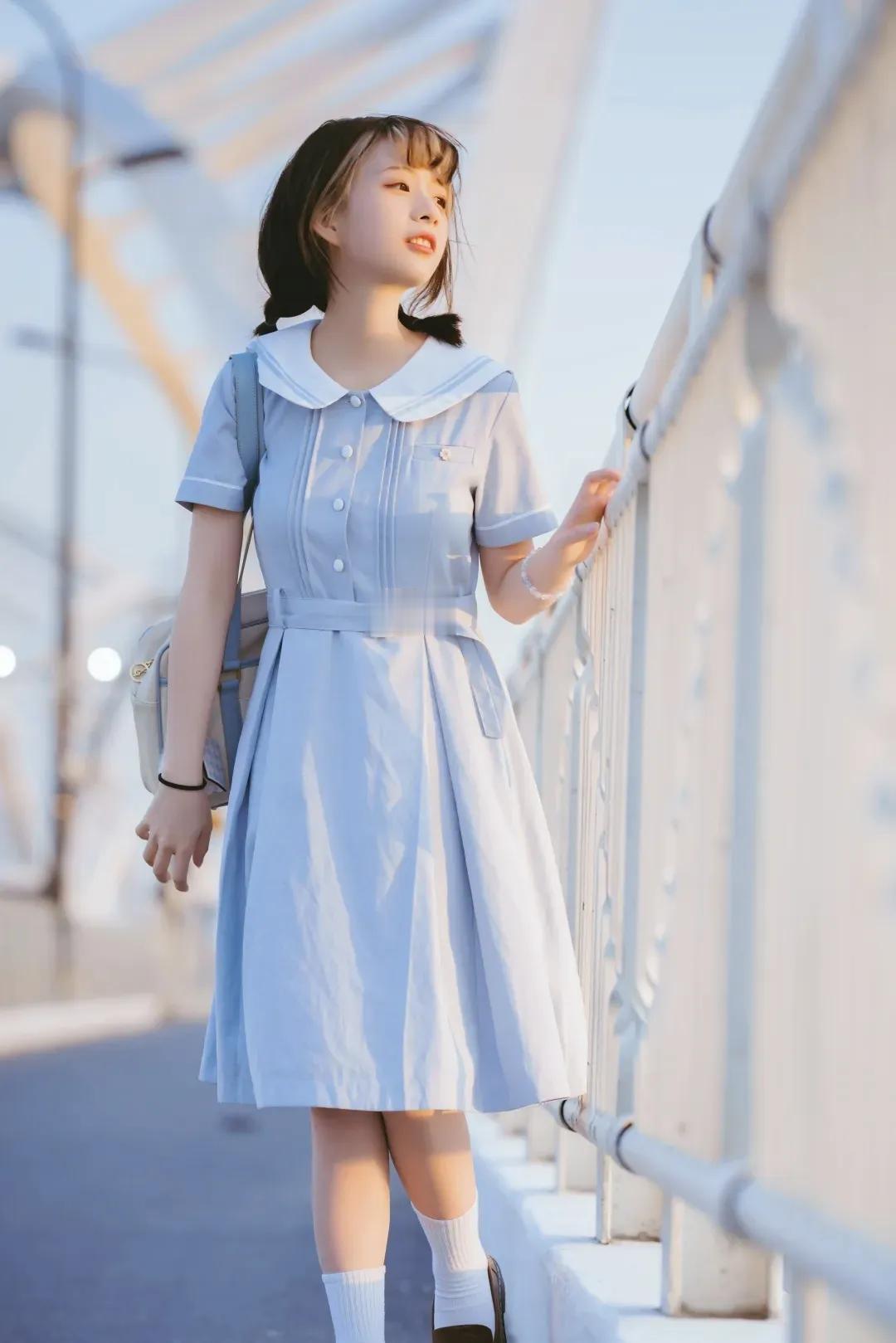 有哪些美女让人过目难忘？晚风轻轻的吹分享甜美小姐姐随手拍 美女的美丽体现在何处呢