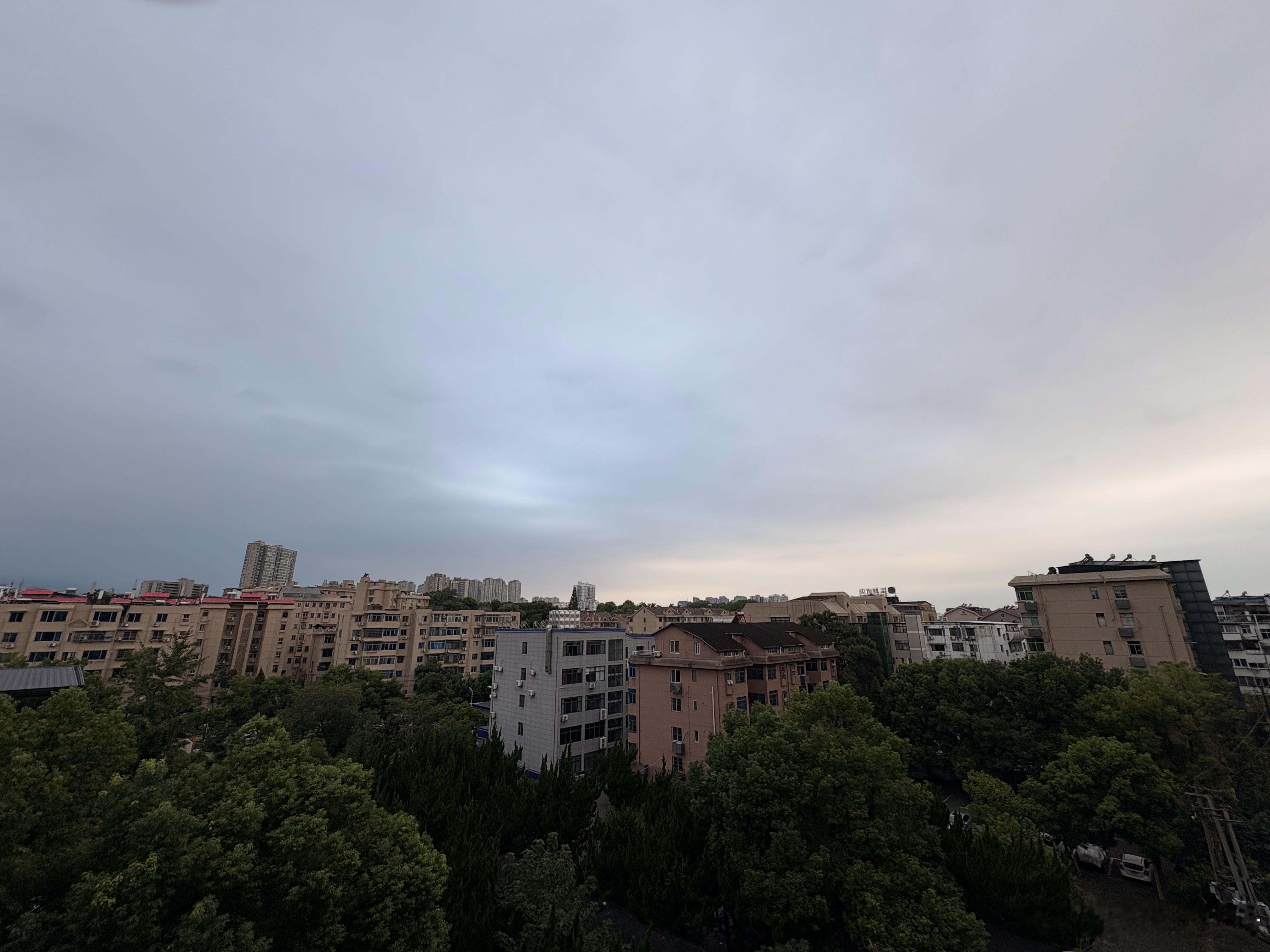 周二，九月第一天，咖啡[超话]热美式 喝了，早上好 阴天多云☁️生活手记 今天大