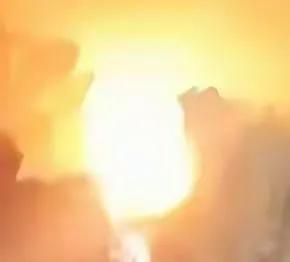 沙特高兴了吧！满意了吧！自己的炼油厂被炸了吧！7月25日，也门胡赛对沙特发动两轮