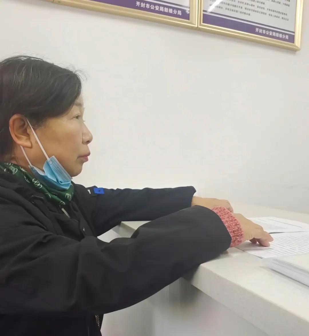 朱德庸说，人生就是路过，只要时间继续，
一切皆是路过，亲人，恩人，敌人，仇人，友