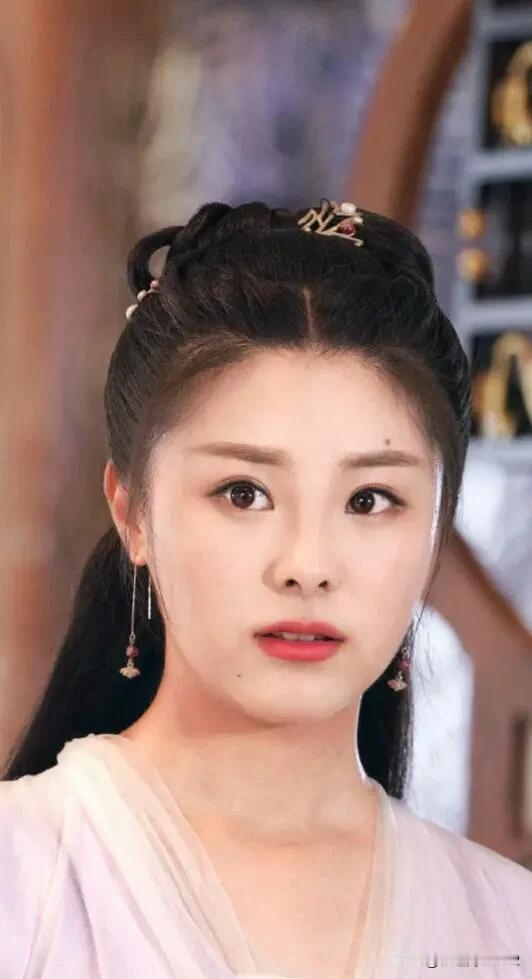 在上世纪80年代的电影和电视剧里，反面人物频繁登场，像大地主、伪军这类角色，他们