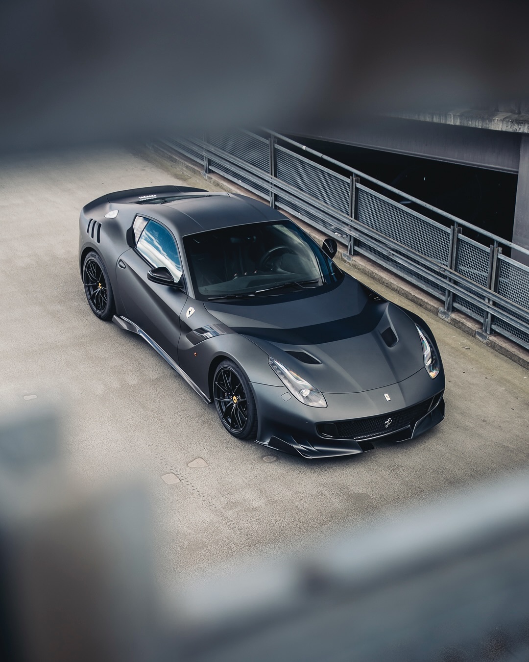 改车吧[超话] 法拉利F12TDF ​​​