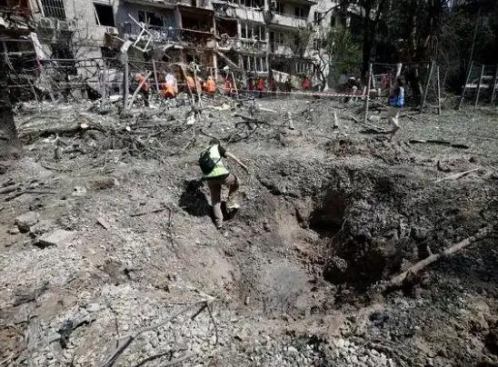 莫斯科第一次遭神秘导弹突袭，俄罗斯一查导弹名单，从来都没有见过这种导弹。7倍音速