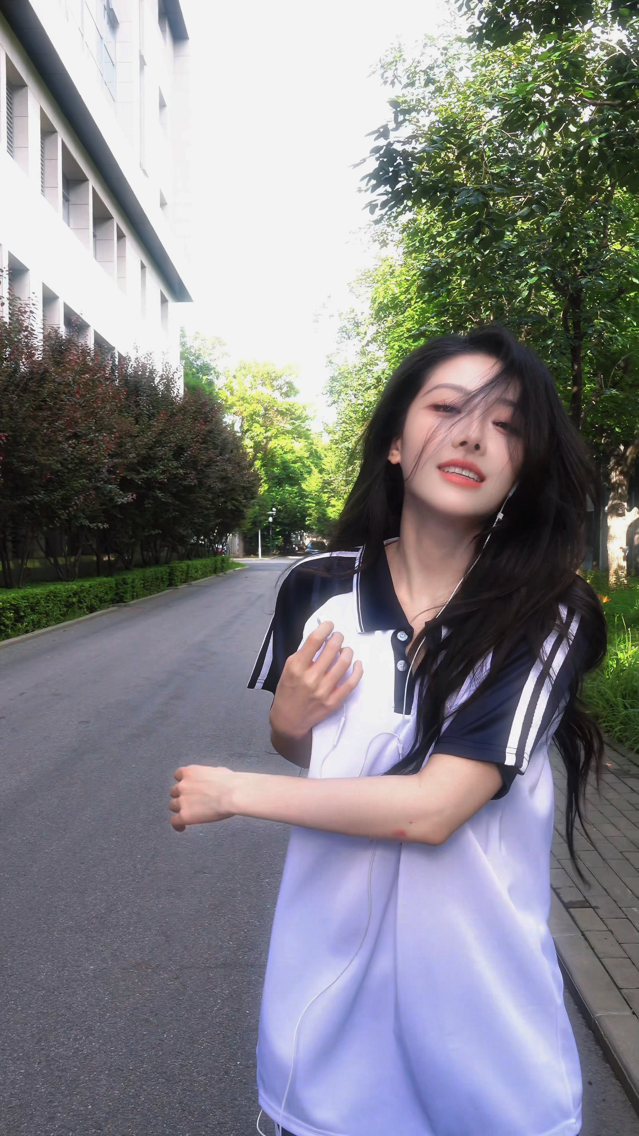 告诉我上哪里去偶遇这样式的学姐