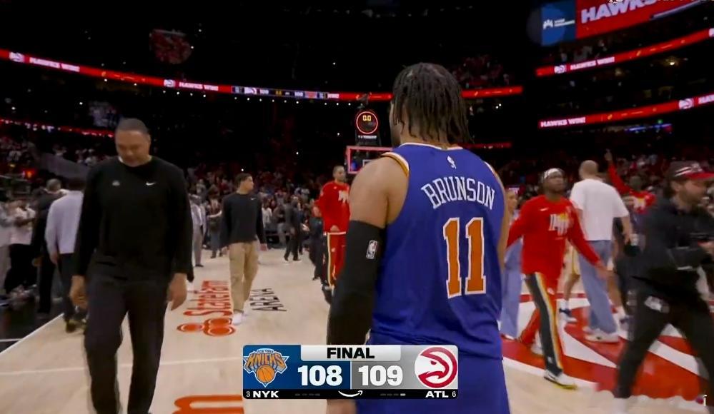 布伦森关键球被库明加抢断！老鹰109比108险胜尼克斯，大比分2比1领先！ 