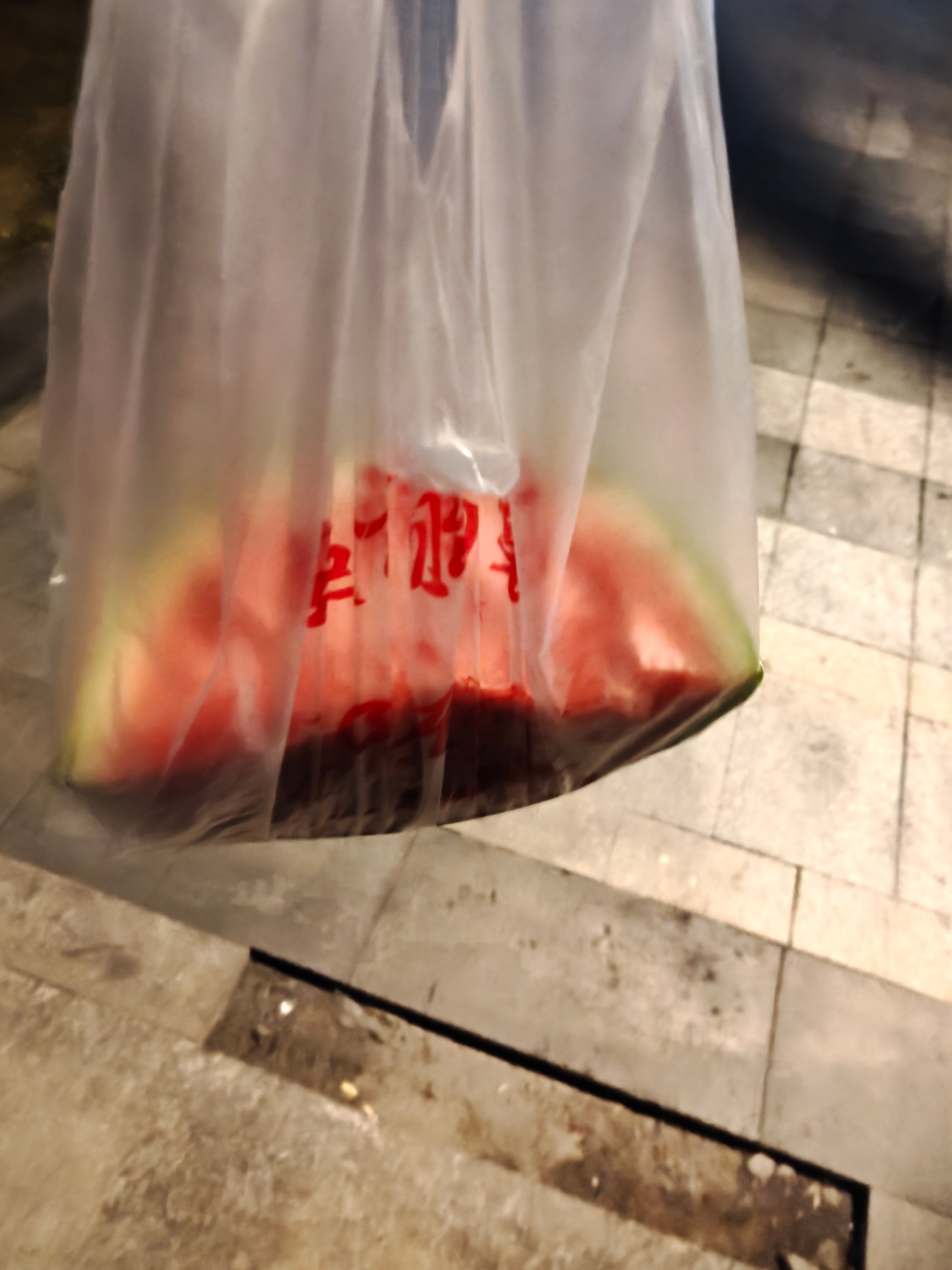 隅间圆语2026/05/29和两个工友去加餐那天我们都到车间了 结果不上班我真的