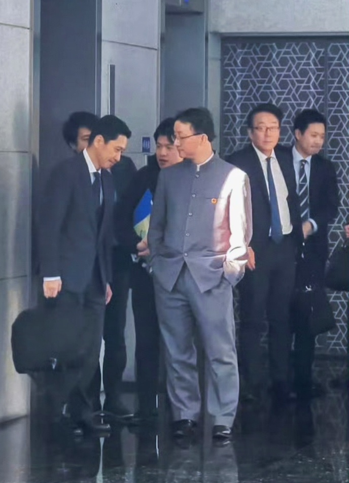 那年我双手插兜，不知道什么是对手，我们终于等到这一天了！ 