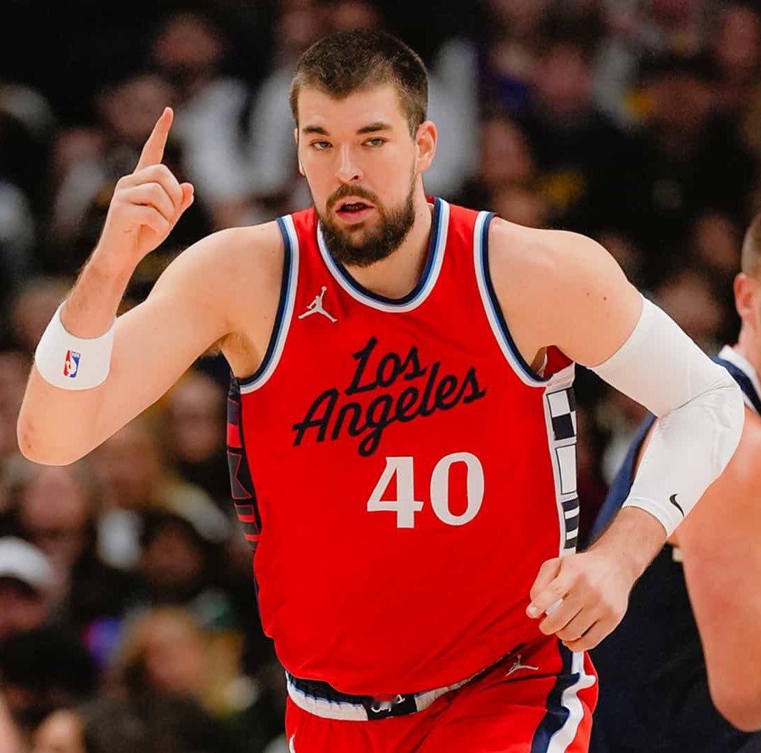 媒体报道快船要考虑交易祖巴茨询问过祖巴茨的竞争对手球队被告知 引进祖巴茨需要顶级