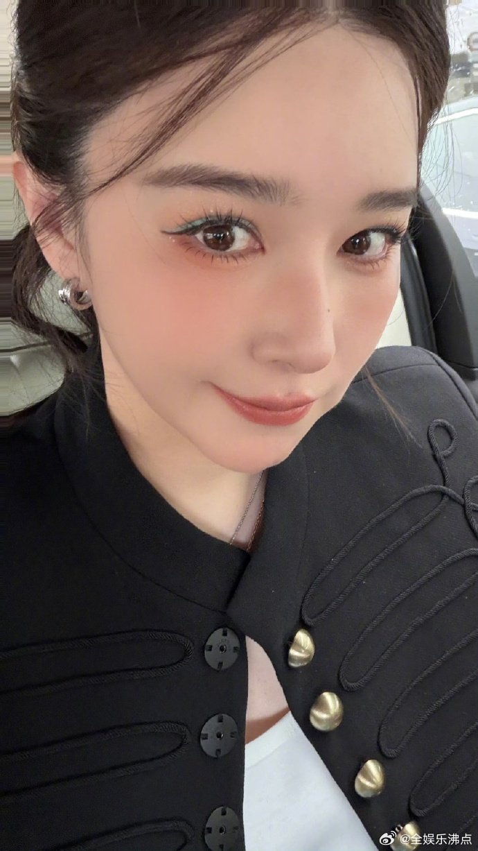 阚清子乘风初舞台薄荷眼妆直接被美晕！阚清子薄荷眼妆，初舞台狠狠期待乘风2026