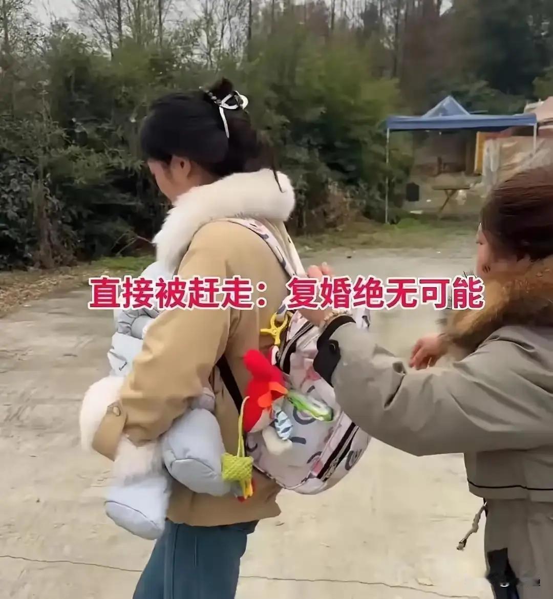 四川女子坐月子被打哭求前夫复婚，前夫两字回应全网叫好。
这篇文章反映了一个令人心