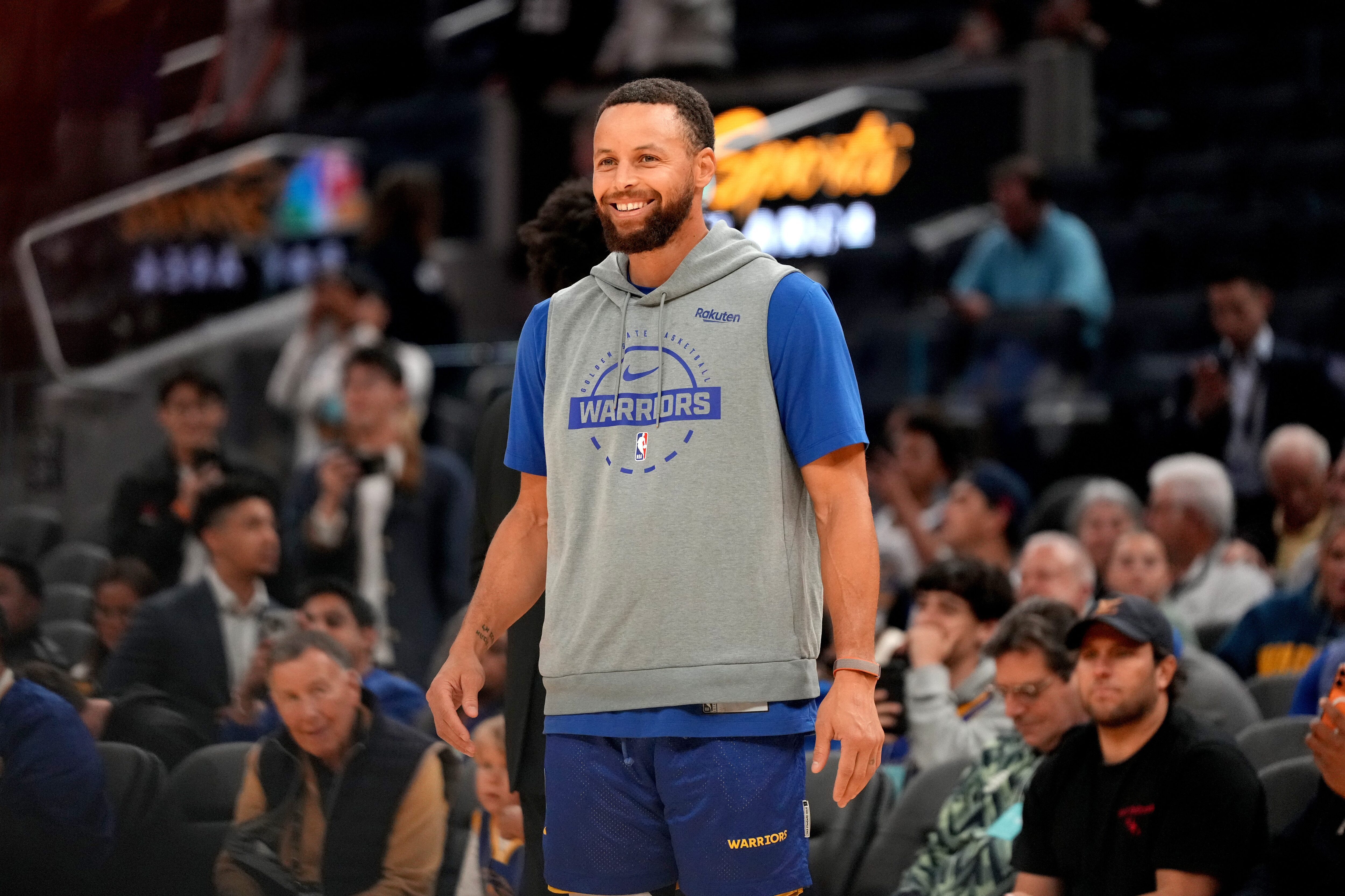 库里自受伤以来，首次赛前公开训练，表明一直在积极想回归赛场库里nba点赞成金