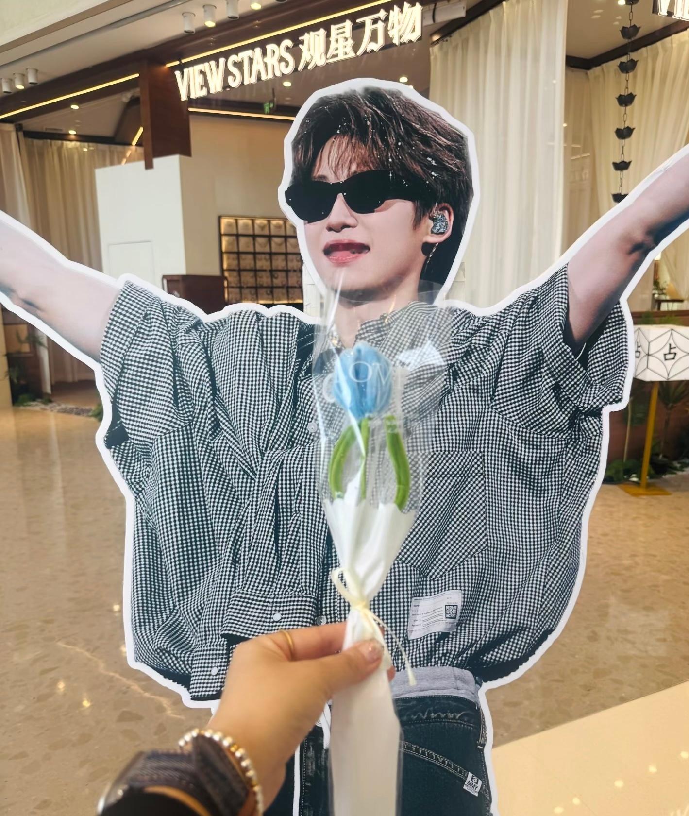 梓渝南京首届拼豆大赛小小的拼豆，藏着大大的心意。梓渝给了YUNI最特别的舞台，Y