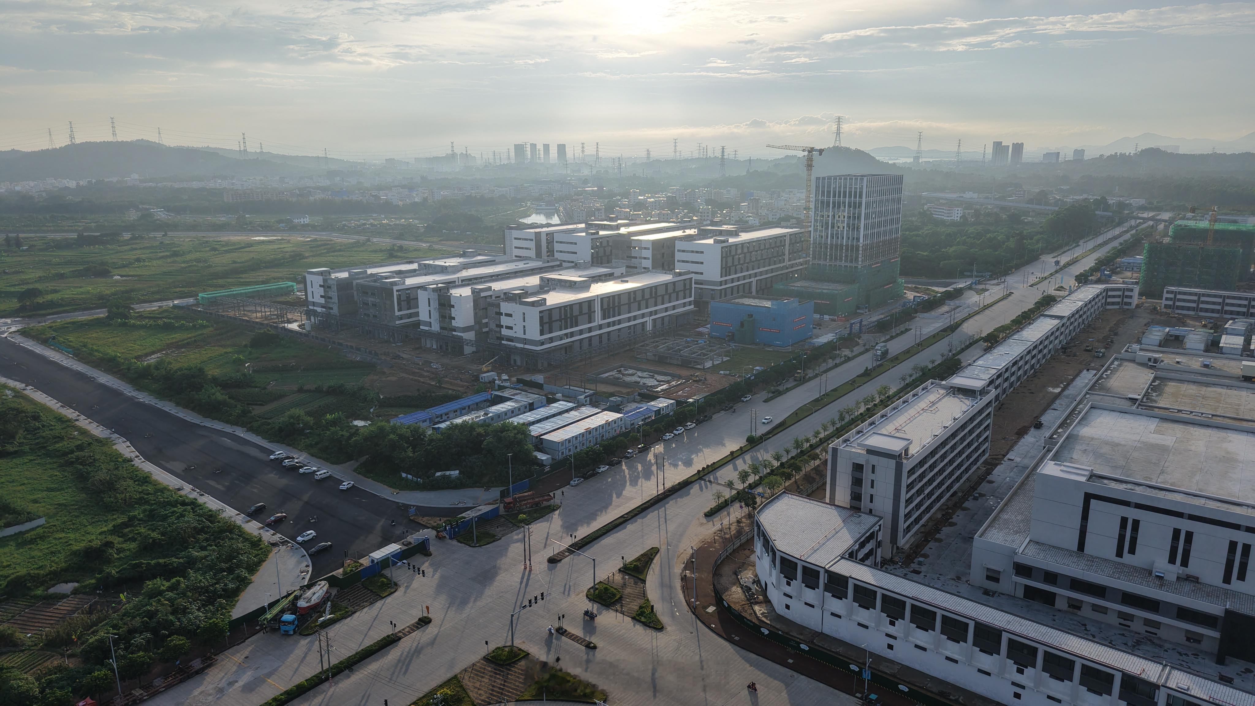城视汕头 汕头绿色新材料产业园项目建设轮廓初现，千亿级产业集群加速成型截止目前，