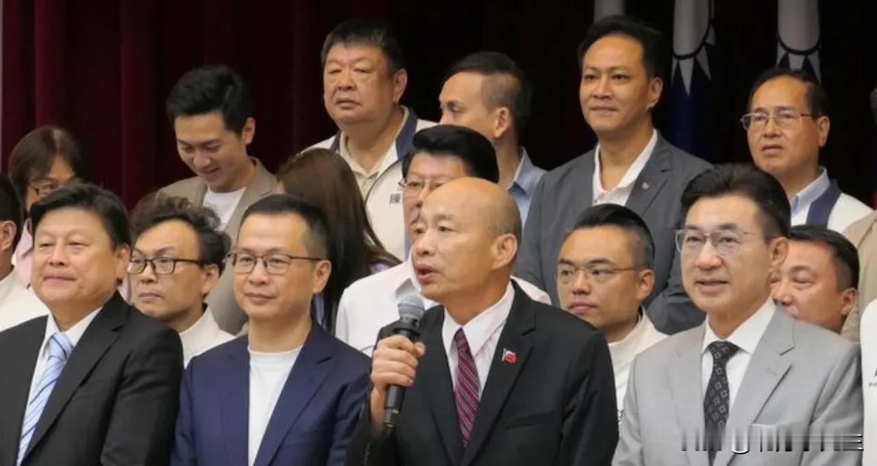 国民党立委罗智强今天在立法机构举办了了“说历史陪爸妈”首映会，主题为“找回被断根