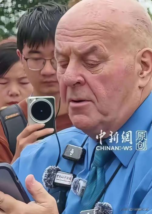 赛考斯当真言出必行。

落地美国不过两天，时差尚在，他便在海外社交账号上发布消息