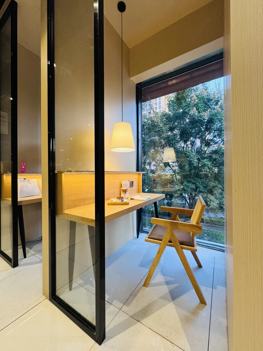 武汉！一杯咖啡💰就可以发呆一整天的自习室