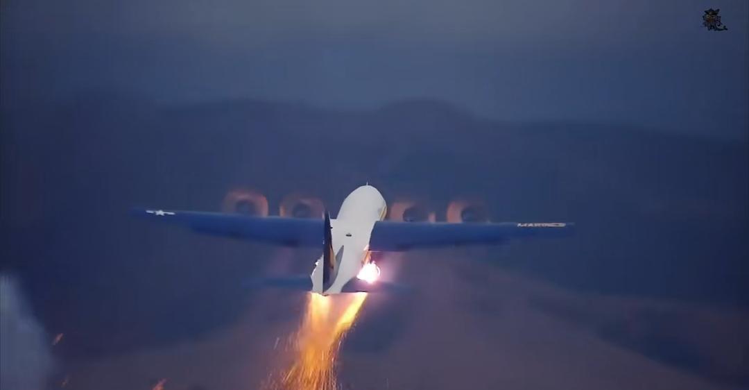 如果在飞机上绑上火箭，让飞机短距起飞，怎么样？
----------------