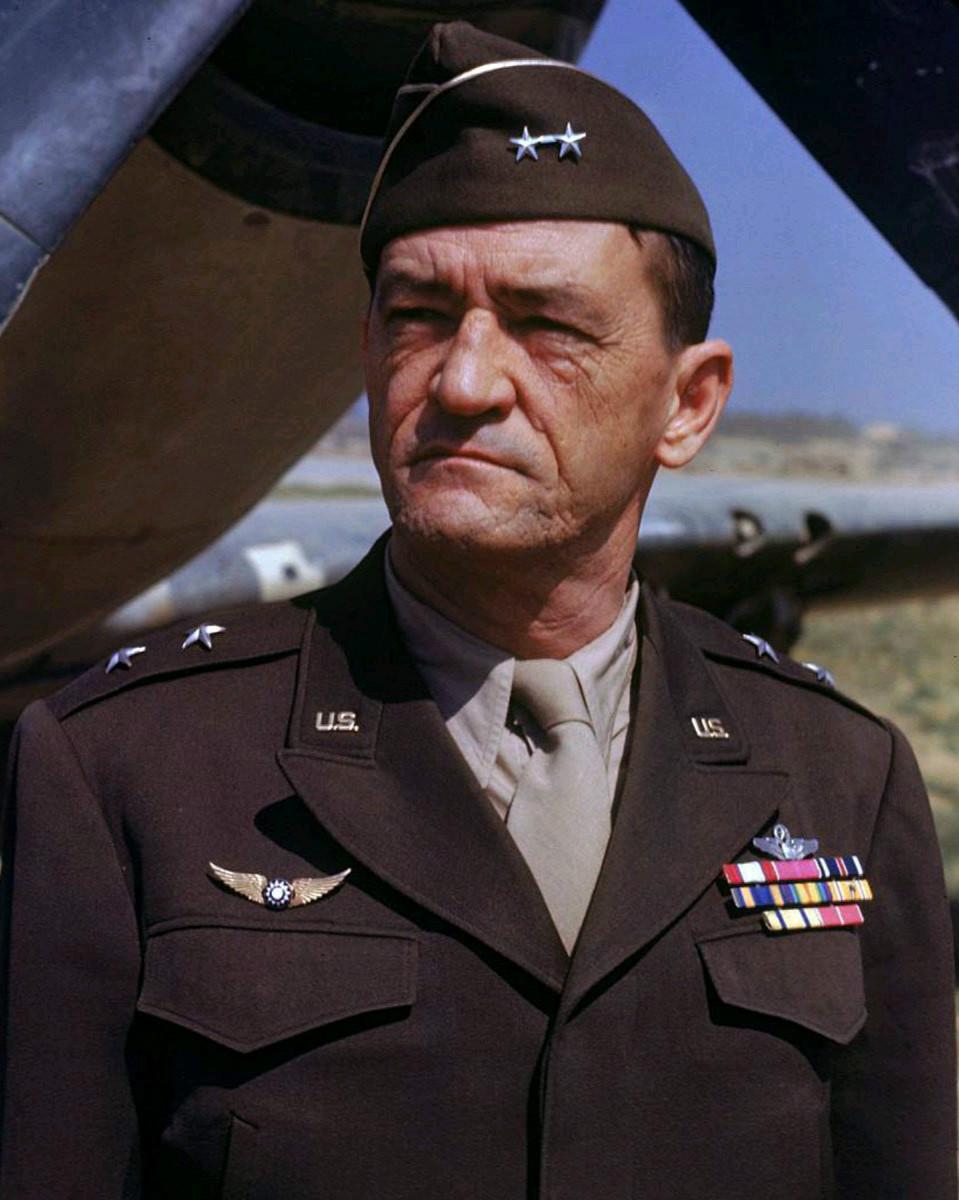 被美军开除的“酒鬼”，在中国拿了天价年薪？
陈纳德：一个被美国抛弃，却被中国封神