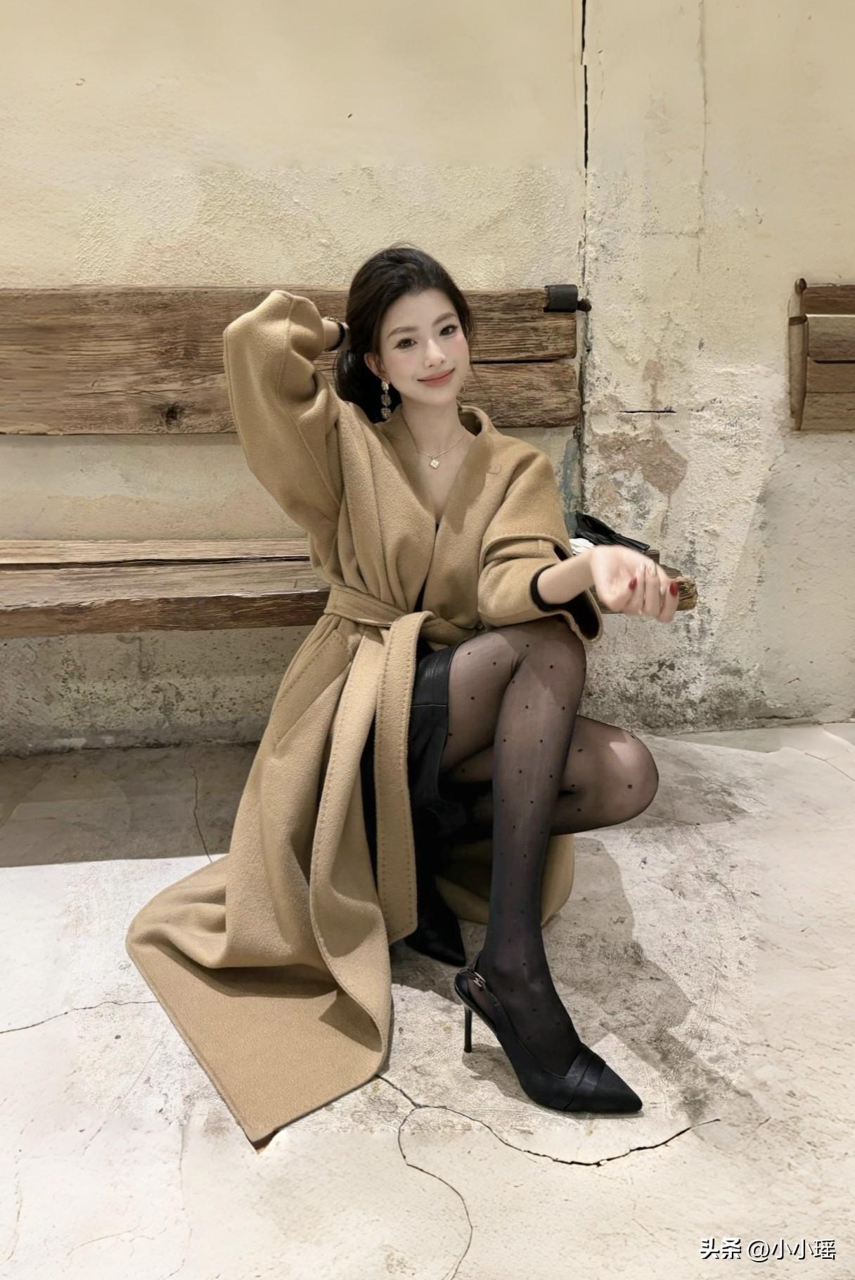 分享御姐穿搭 橘黄色战袍配厚黑美学，优雅永不过时，你，说的就是你，爱了吗？