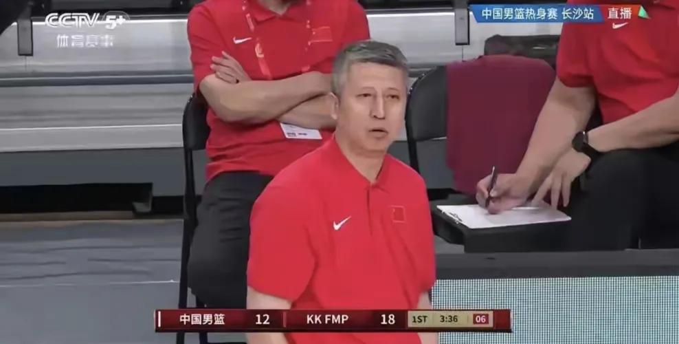 被塞尔维亚队逆转，郭士强又招来一片骂声，都没有看懂他真正目的
昨晚中国男篮热身赛