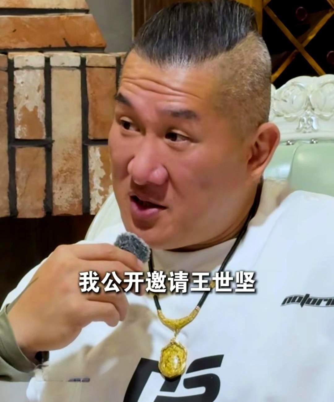 台湾网红“馆长”最近直接叫板王世坚：赶紧来大陆走一趟！别光听别人瞎咧咧，亲眼见着