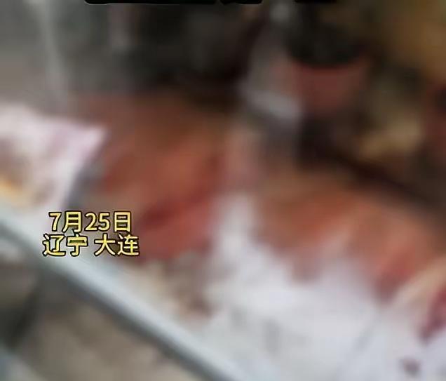 “太瘆人了！”大连八旬独居老人家中突现诡异布置，深夜陌生男子上门恶意恐吓，警方火