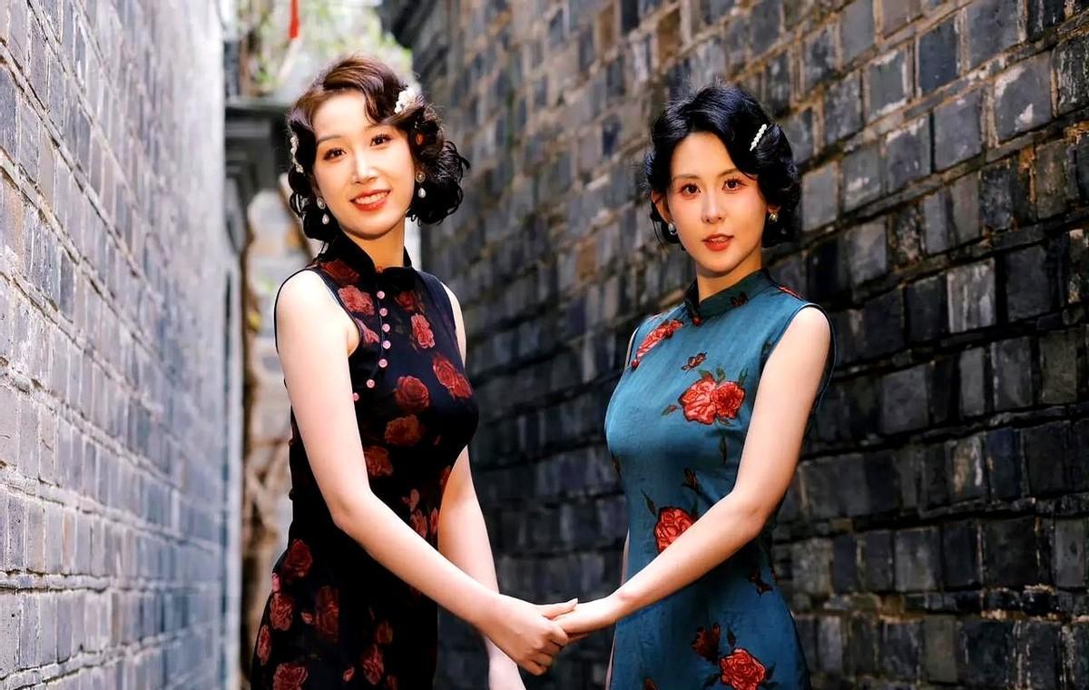 钱天一签了MCN，没退役，没塌房，只是把训练间隙的汗水，拍成了日常。
国乒姑娘不