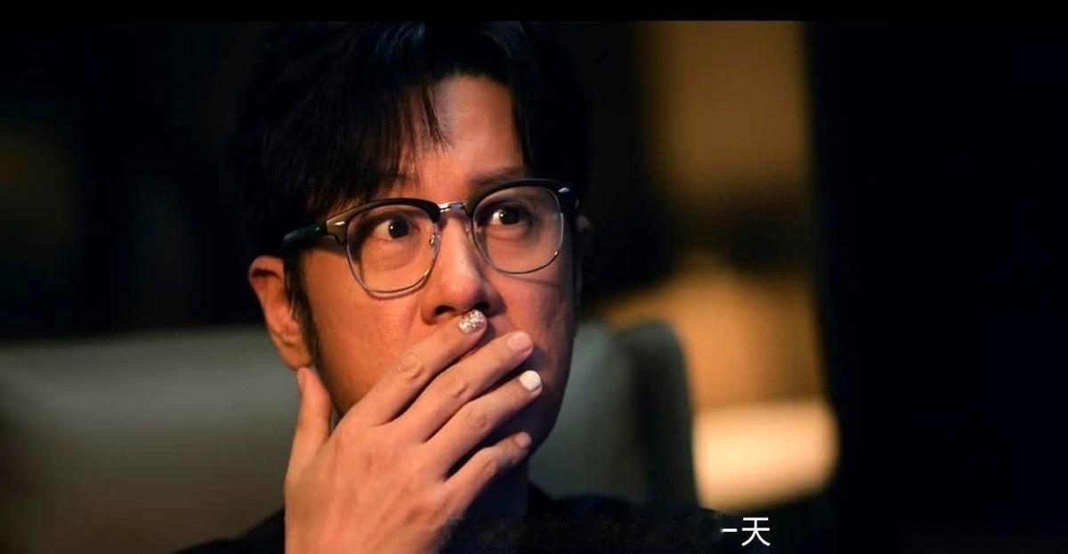看《昨夜将至》看到后半夜，我突然起了一身白毛汗。
一个大老爷们，十根手指头整整齐