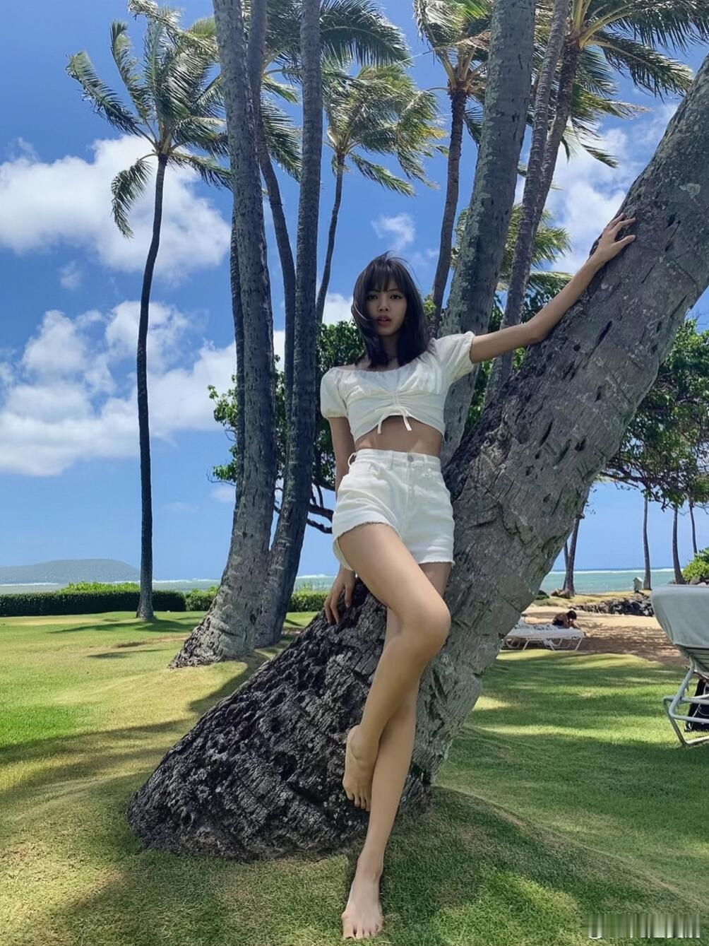 LISACELINE全球品牌大使LISA💛LISA SOLO之光「Lisa图片