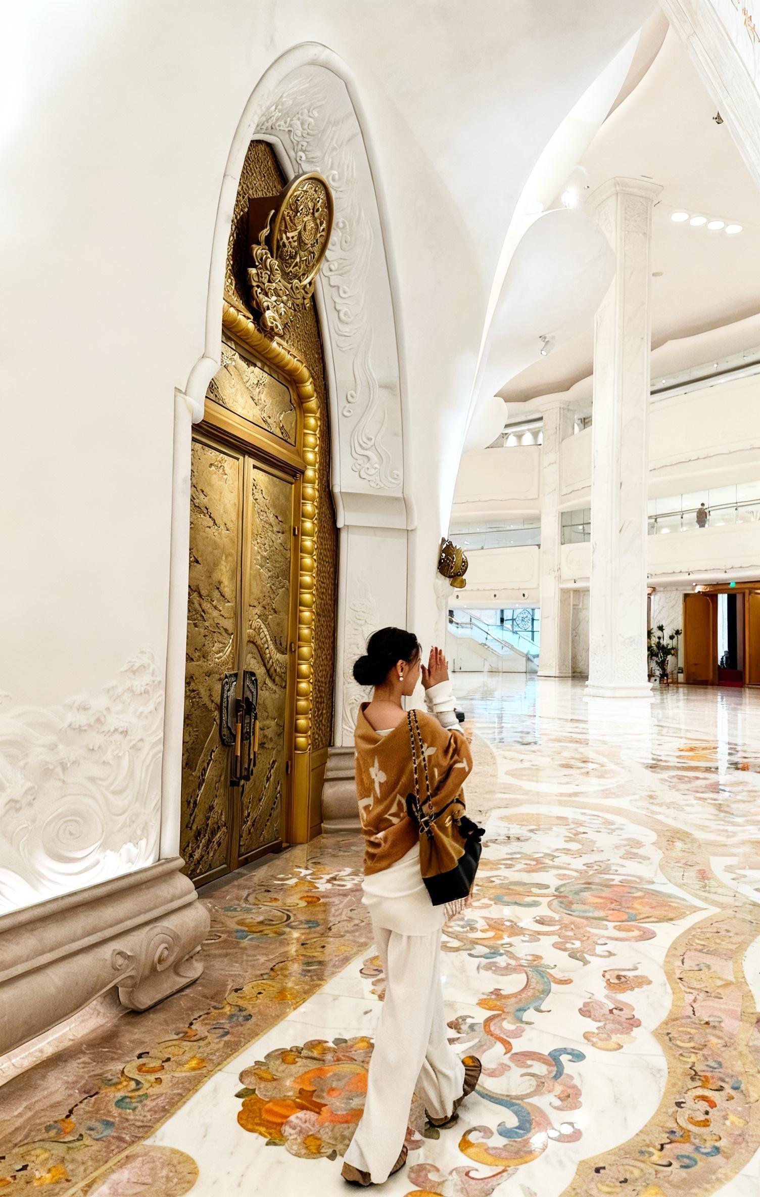 入的此门无回首