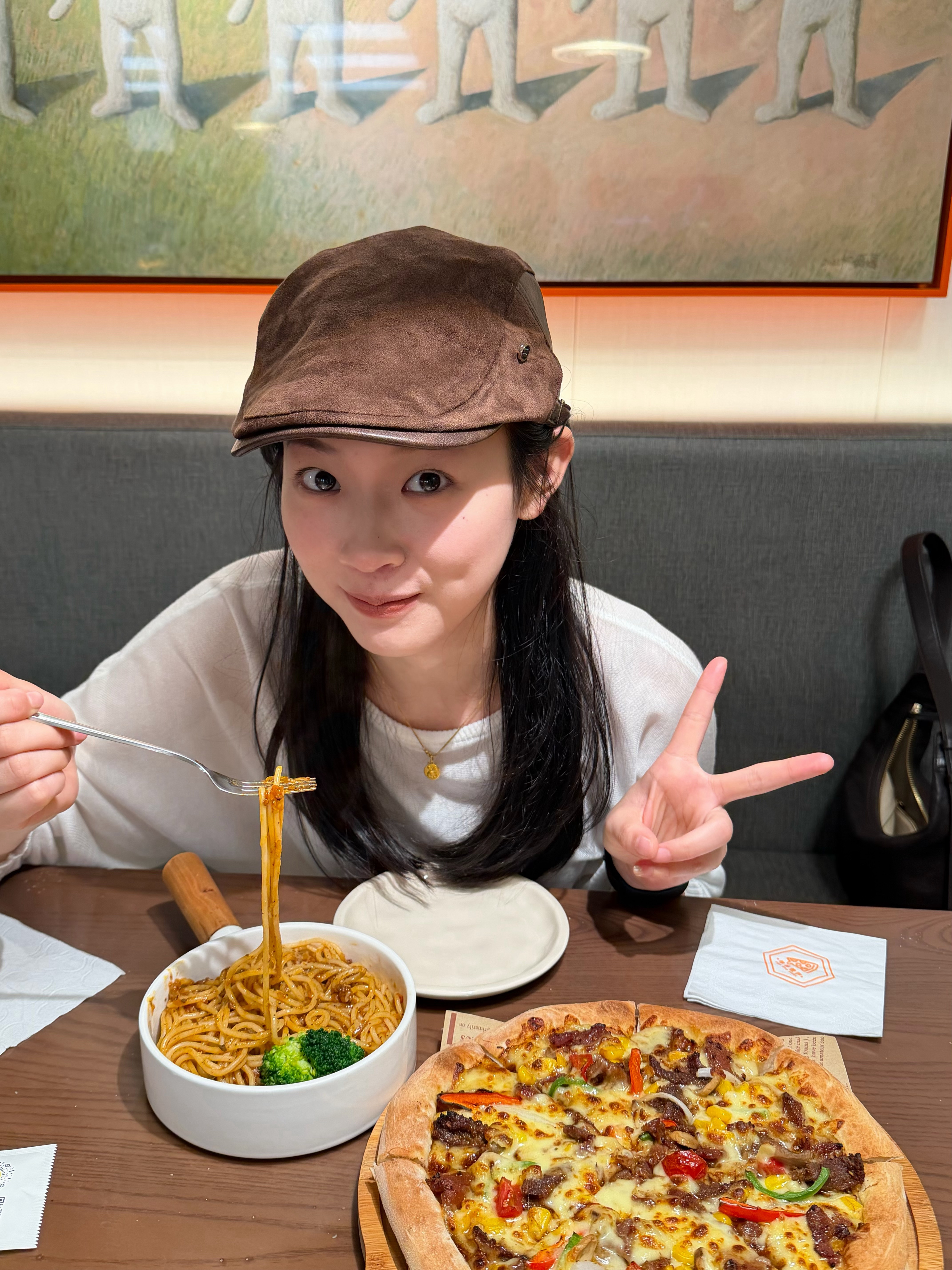 爱吃点🍕 ​​​