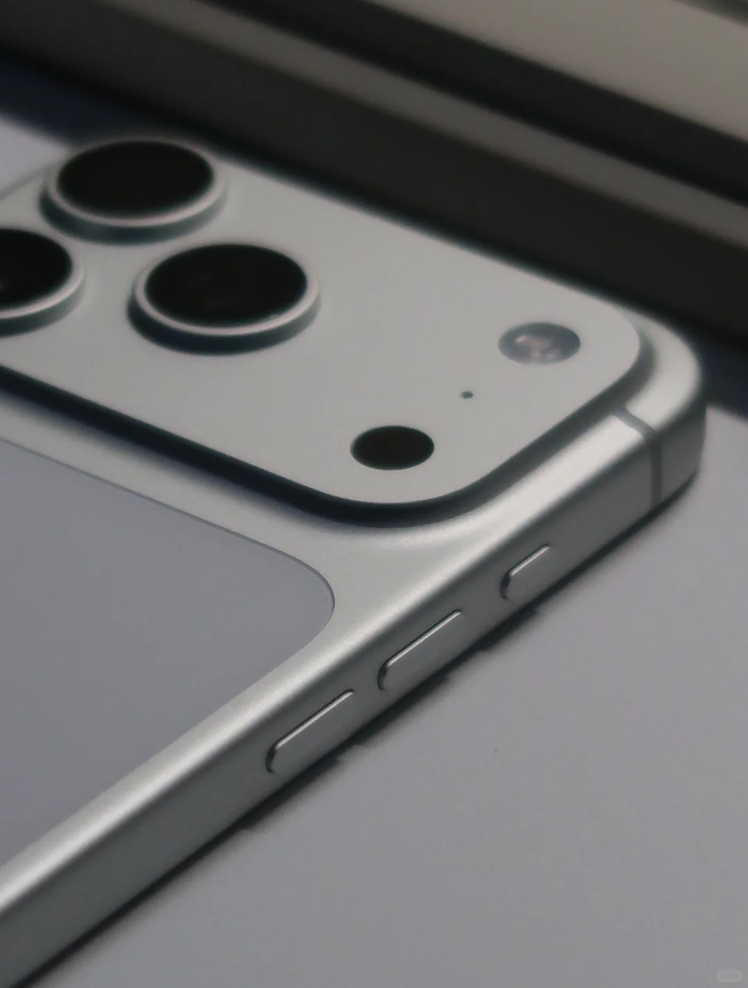 1万买华为折叠还是iPhone数码闲聊站  肯定选 iPhone！华为 Pura