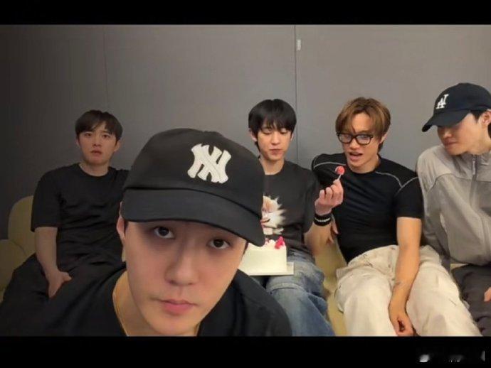 吴世勋减重5公斤吴世勋减肥10斤，就是这样默默的努力！吴世勋减肥10斤