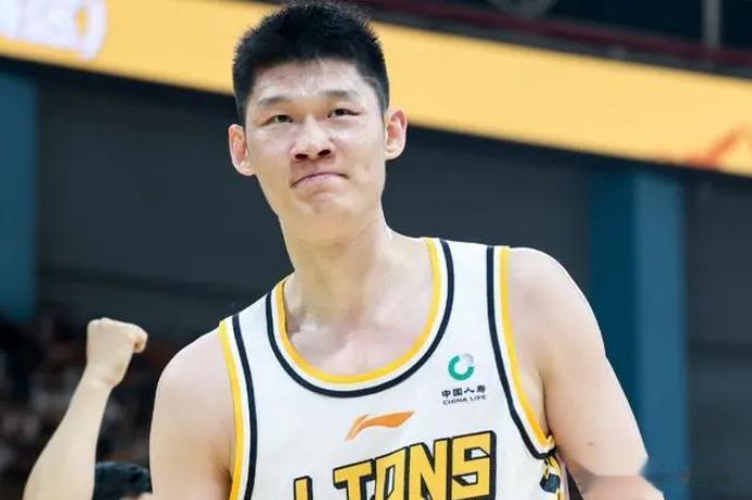 国产中锋背靠背30+10！打花范子铭！
刚刚结束的一场比赛，浙江106：113憾