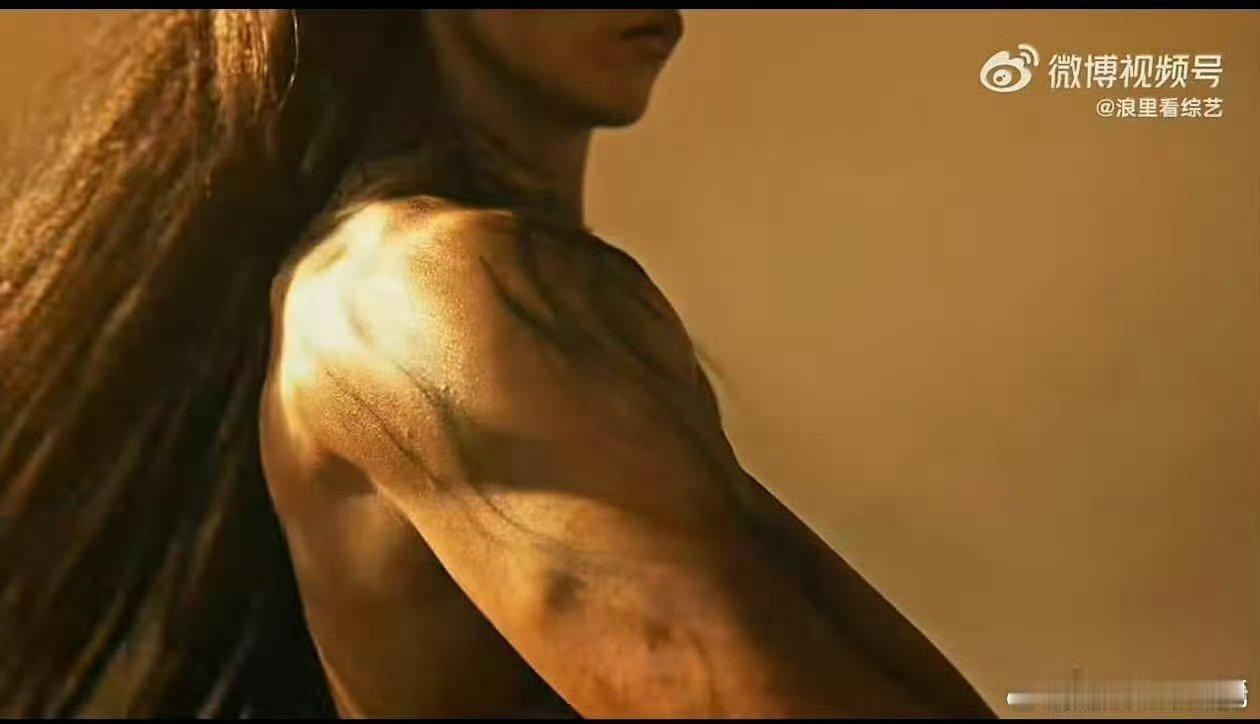 美国AI大牛盛赞杨丽萍千问节目 科技赋能舞蹈，千问助力杨丽萍，节目质感惊艳美国A