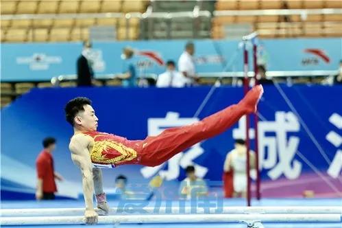2025年全国体操锦标赛暨第十五届全国运动会体操成年组资格赛在南宁拉开帷幕，众多