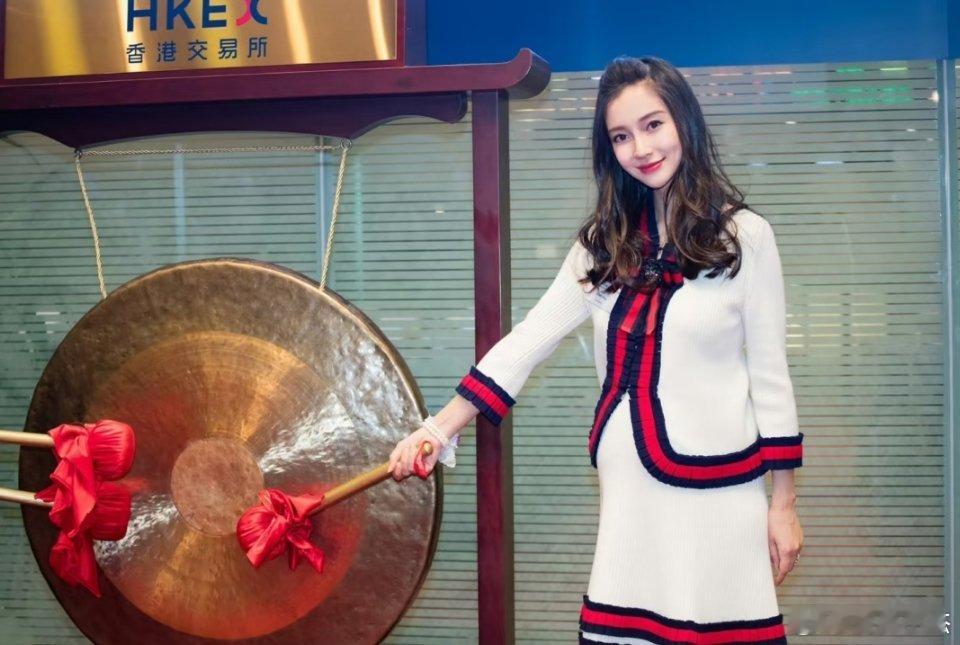 angelababy ｜杨颖 祝小海绵生日快乐🎂健康快乐成长