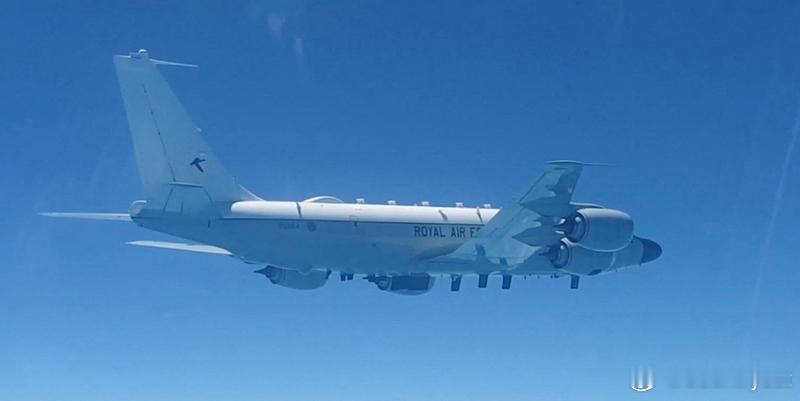 俄战机在黑海上空拦截英军侦察机 英国防大臣谴责俄罗斯海外新鲜事 英国国防部近日表