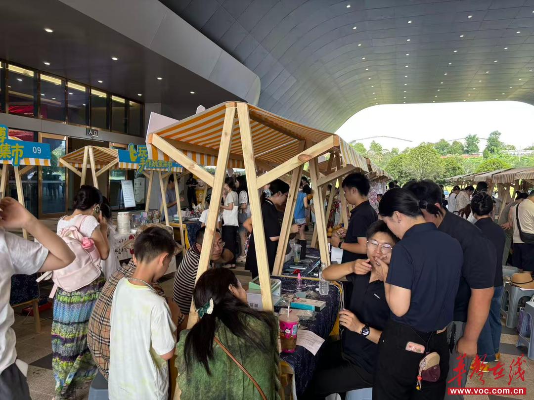 “玩转怀博”非遗集市开市，小小讲解员正式上岗